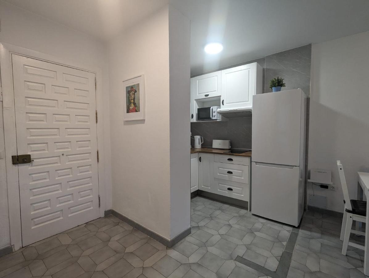 Apartamento Entero, Enormes Piscinas, Terraza Y Playa Benalmádena Esterno foto