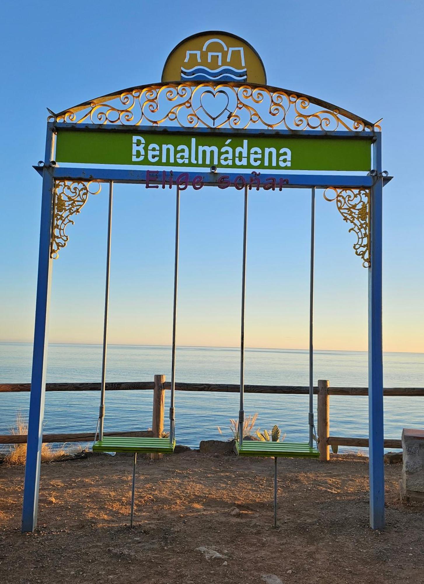 Apartamento Entero, Enormes Piscinas, Terraza Y Playa Benalmádena Esterno foto