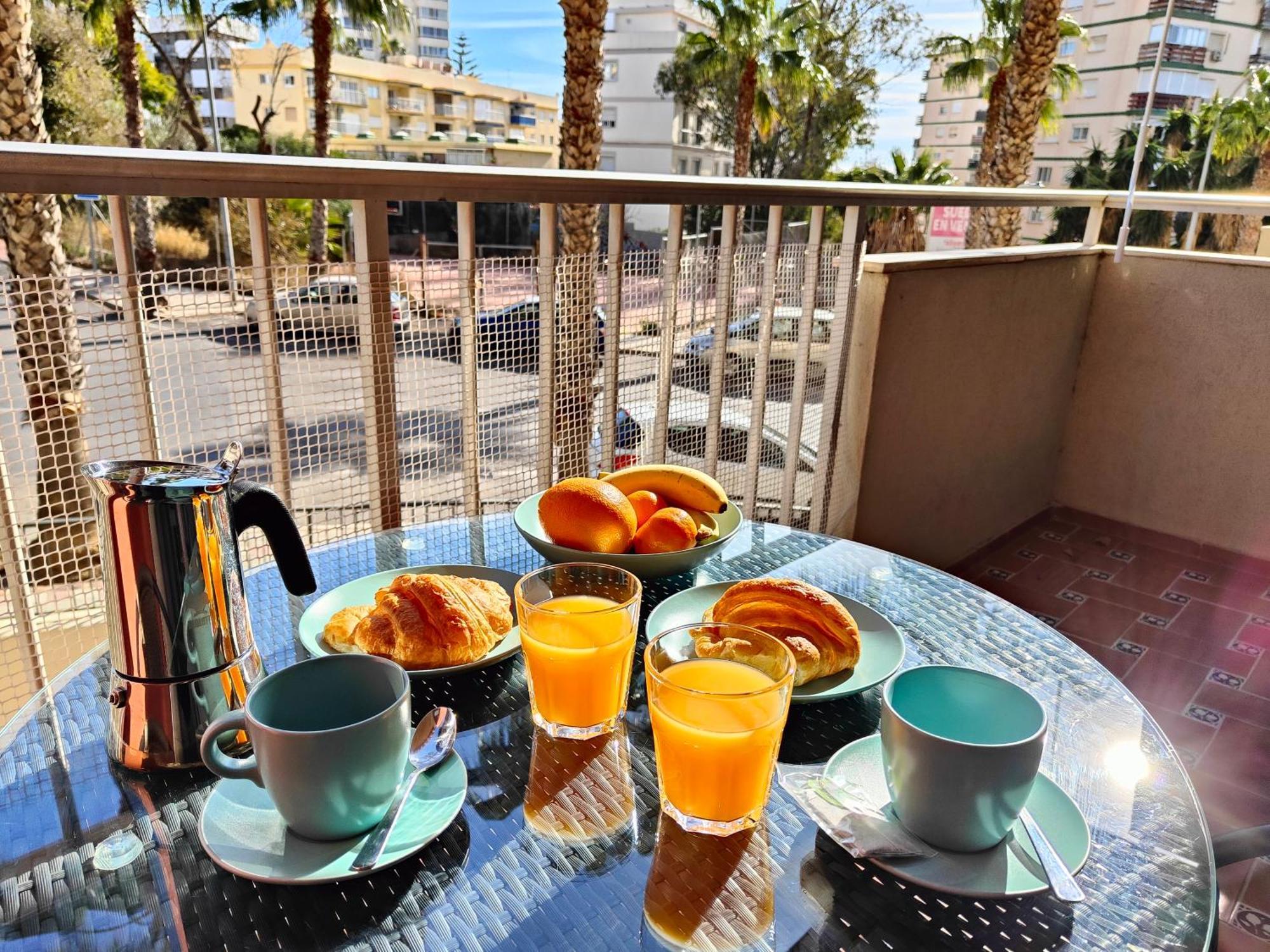 Apartamento Entero, Enormes Piscinas, Terraza Y Playa Benalmádena Esterno foto