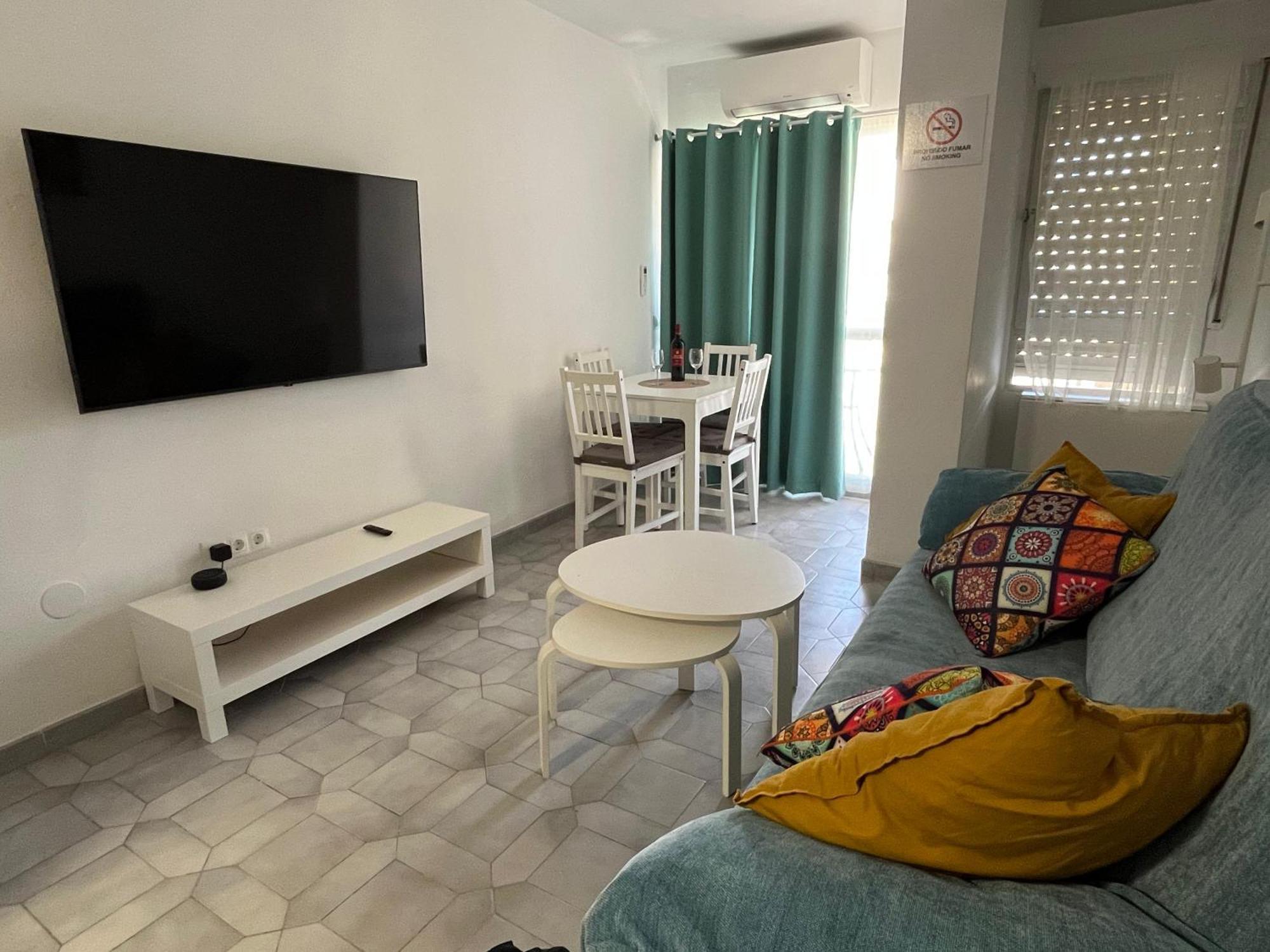 Apartamento Entero, Enormes Piscinas, Terraza Y Playa Benalmádena Esterno foto