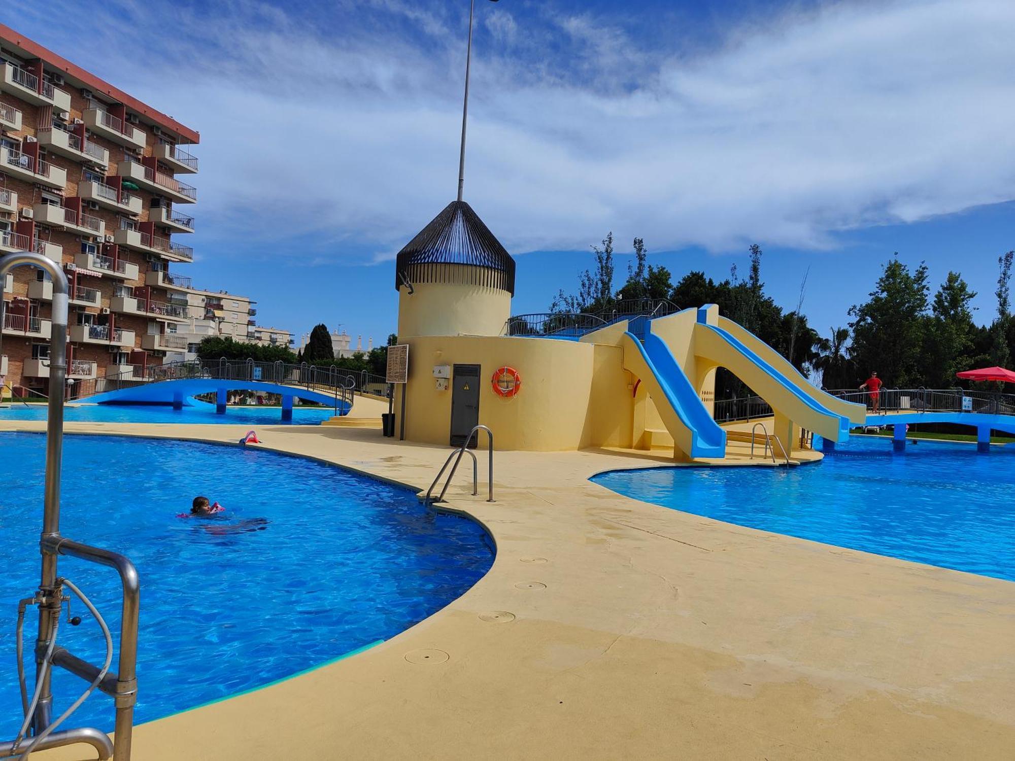 Apartamento Entero, Enormes Piscinas, Terraza Y Playa Benalmádena Esterno foto