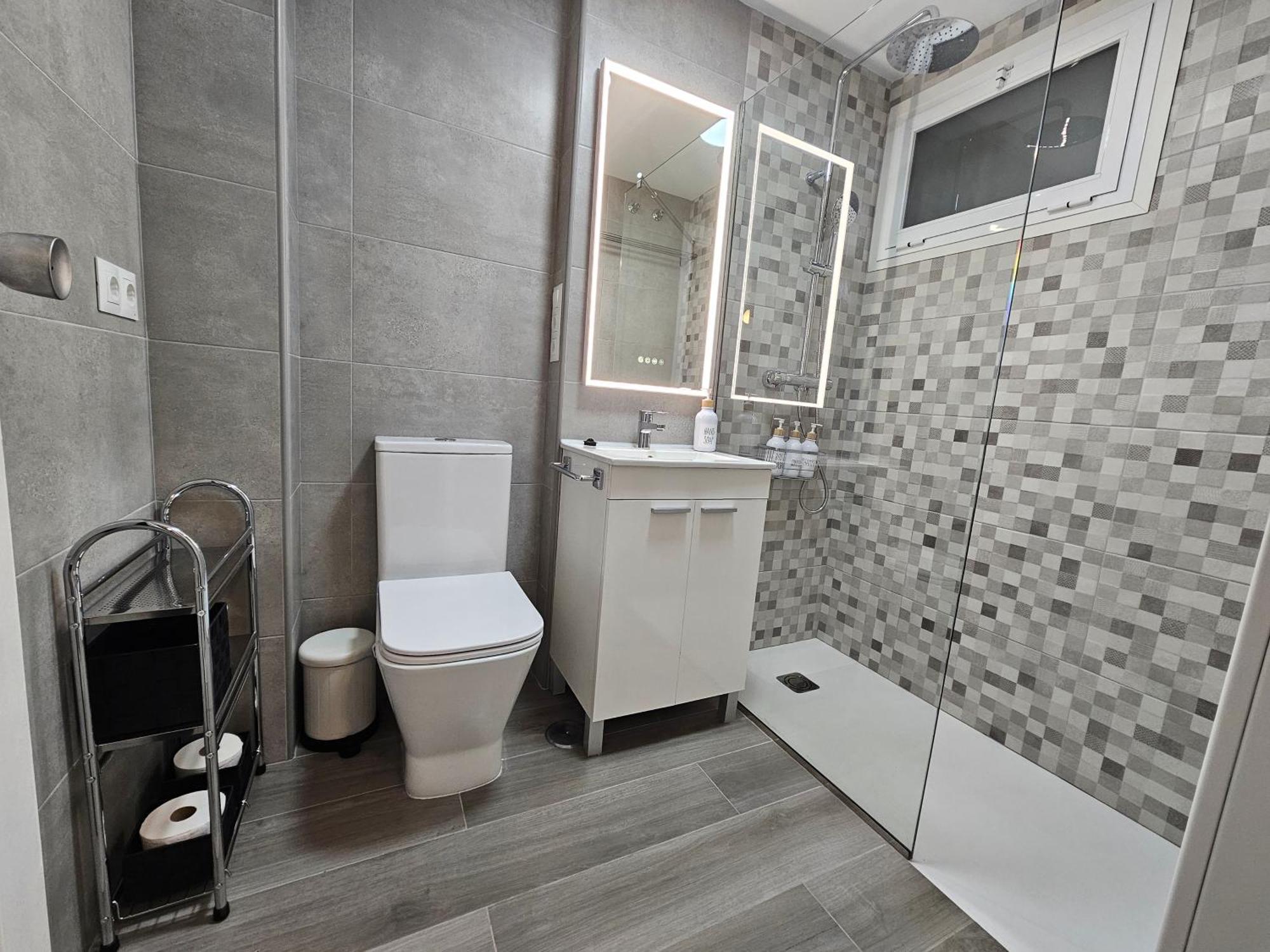 Apartamento Entero, Enormes Piscinas, Terraza Y Playa Benalmádena Esterno foto